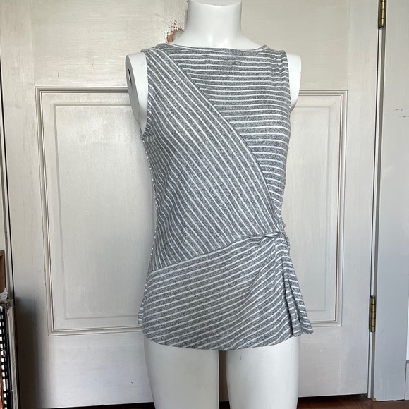 Banana Republic Geometric Grey and White Striped Top - Picture 1 of 4